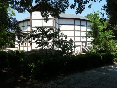 Photo by Notafly (https://creativecommons.org/licenses/by-sa/3.0/deed.en). No changes made.