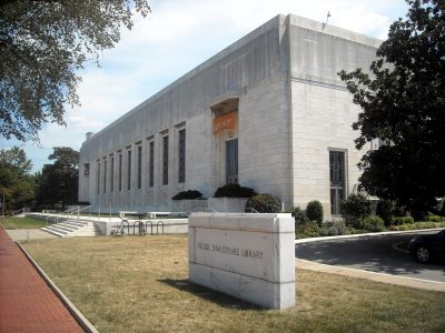 Photo by AgnosticPreachersKid (https://creativecommons.org/licenses/by-sa/3.0/deed.en). No changes made.